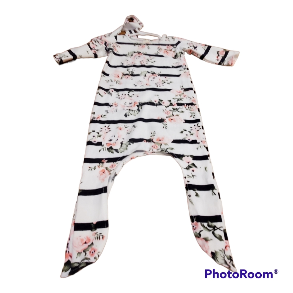 Newborn Onesies with tie at the bottom & Matching Hair ribbon. NWOT